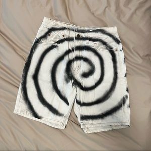 Vintage Airbrushed Orange Tag Levi’s shorts